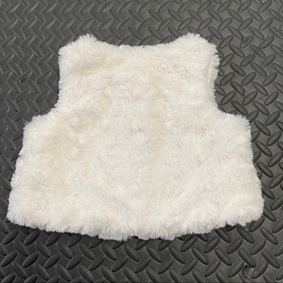 White vest - Picture 2 of 3